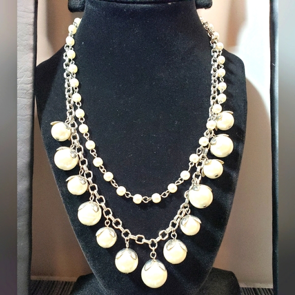 Pearls and Rhinestones Bundle of Jewelry - Picture 3 of 6